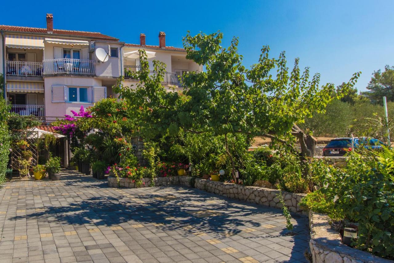 Dalmati house Hotel Brodarica  Kültér fotó