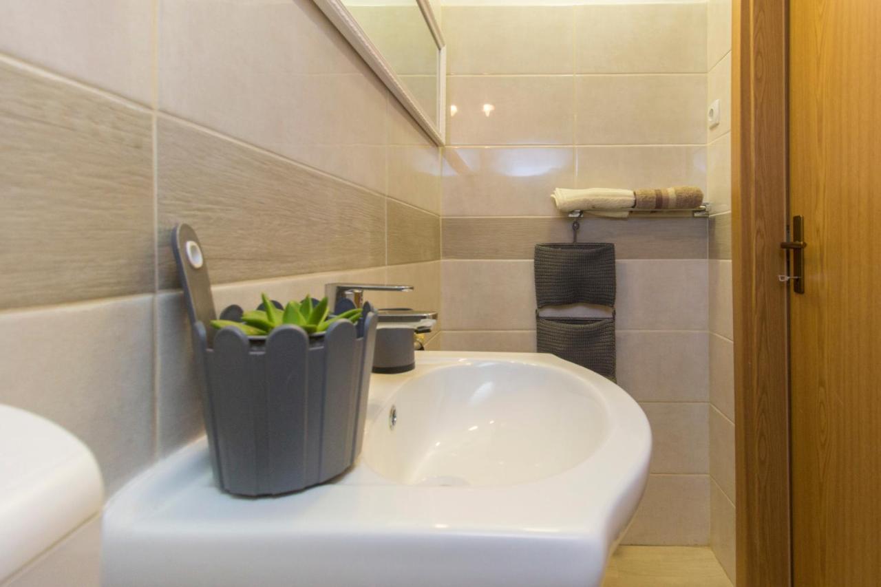 Dalmati house Hotel Brodarica  Kültér fotó