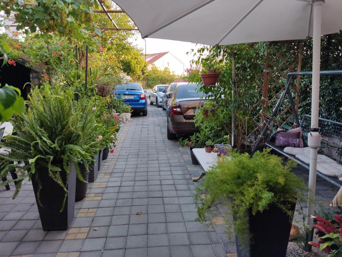 Dalmati house Hotel Brodarica  Kültér fotó