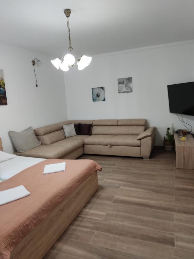 Dalmati house Hotel Brodarica  Kültér fotó